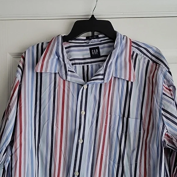 Gap Classic Pinstripe Men's Button Up Long Sleeve Shirt - Picture 4 of 13